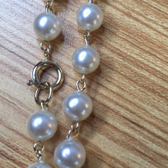 Single long pearl necklace - Picture 5 of 8